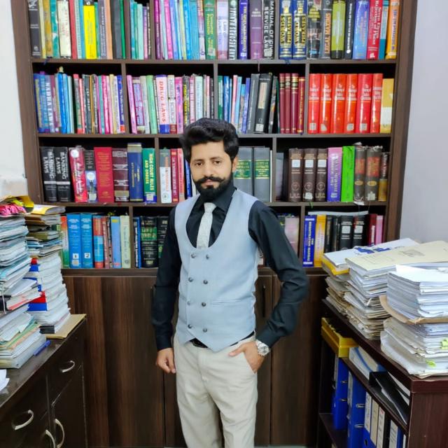 One of the best Advocates & Lawyers in Delhi - Advocate Sudershani Ray